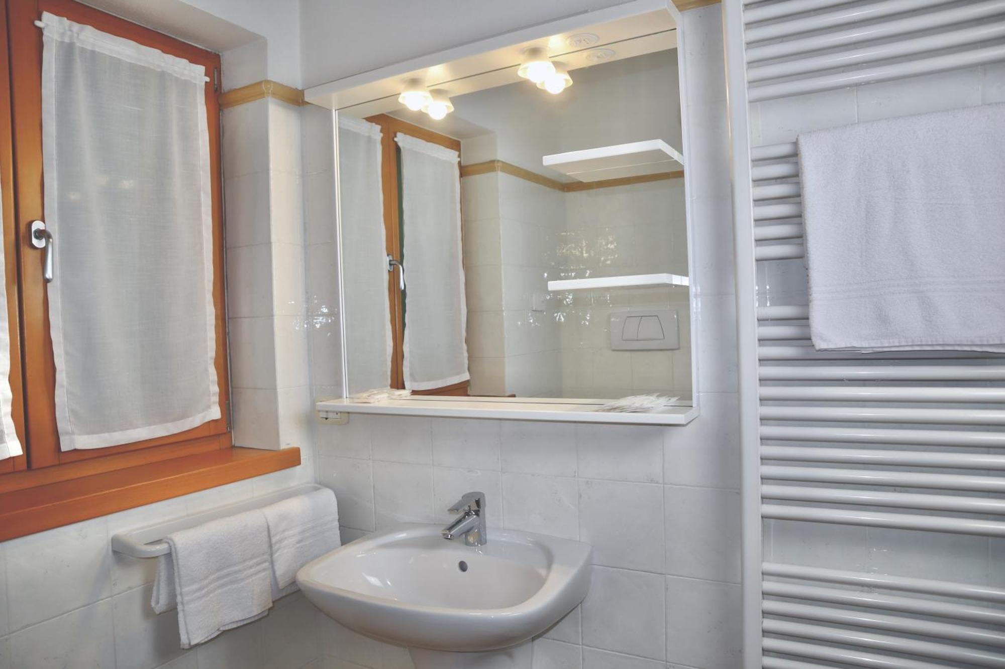 Windshouse Apartments Torbole Sul Garda Екстериор снимка